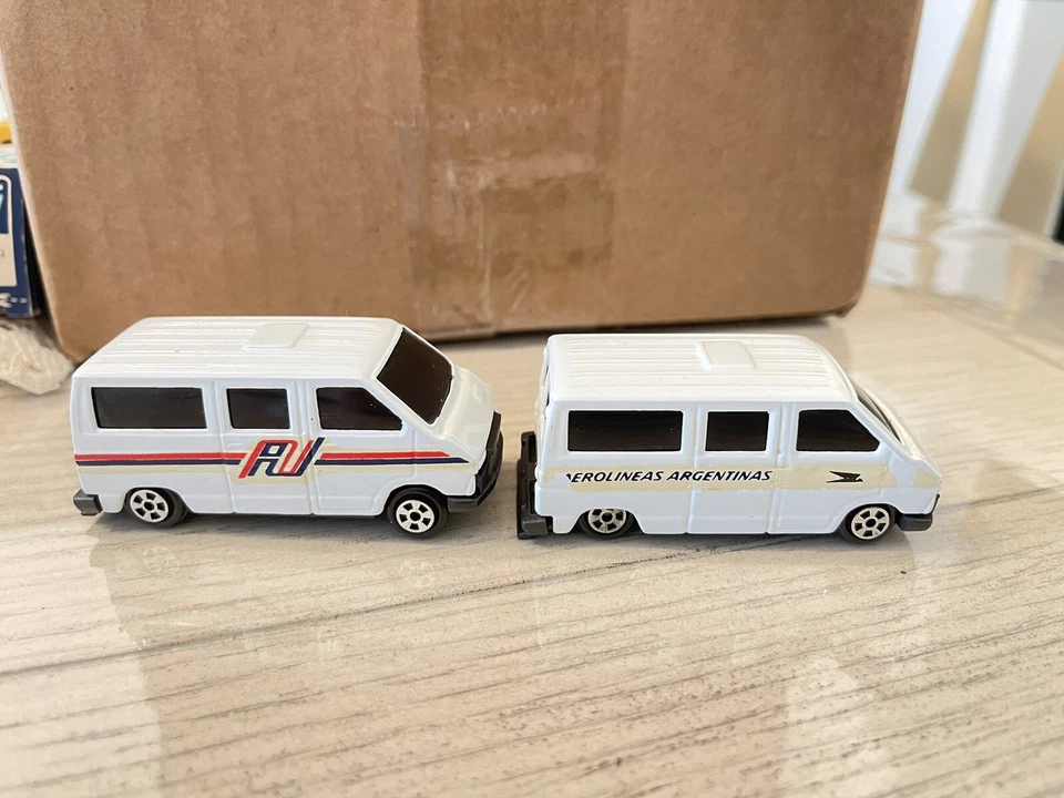 Buby Renault Trafic lote de 2. Aerolíneas Argentinas y Austral (Raro) Foto 2 de 4