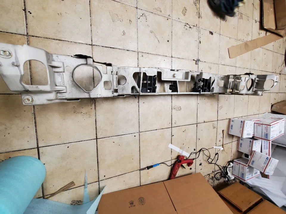 1998-1999-2000-2001-2002 LINCOLN CONTINENTAL HEADER PANEL - Image 2 of 2