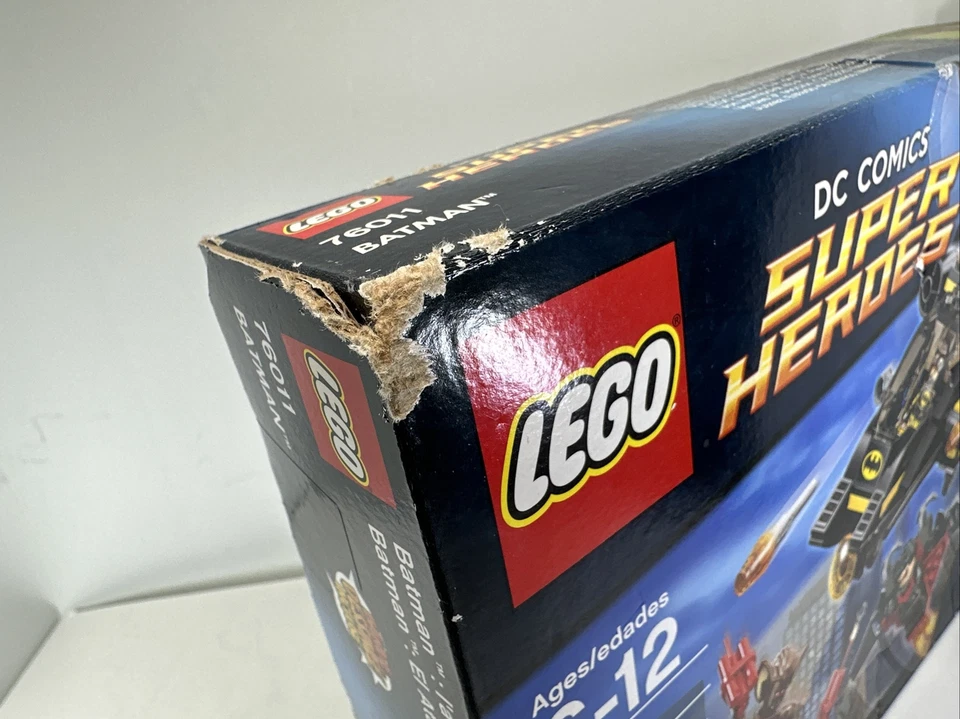 LEGO 76011 DC Comics Super Heroes: Batman: Man-Bat Attack (Damaged Box) - Image 4 of 4
