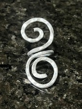 Swirl Hammered Wire Ring Non Tarnish Silver Aluminum. Handmade. Adjustable. NWT