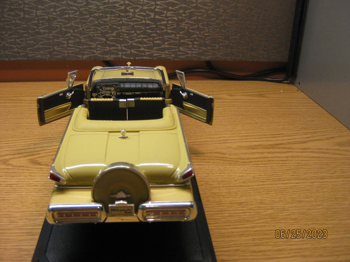 1/18 1957 MERCURY TURNPIKE CRUISER CONV.IN YELLOW BY ROAD