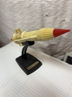 BC 517 ROCKET RADIO Novelty Transistor Radio