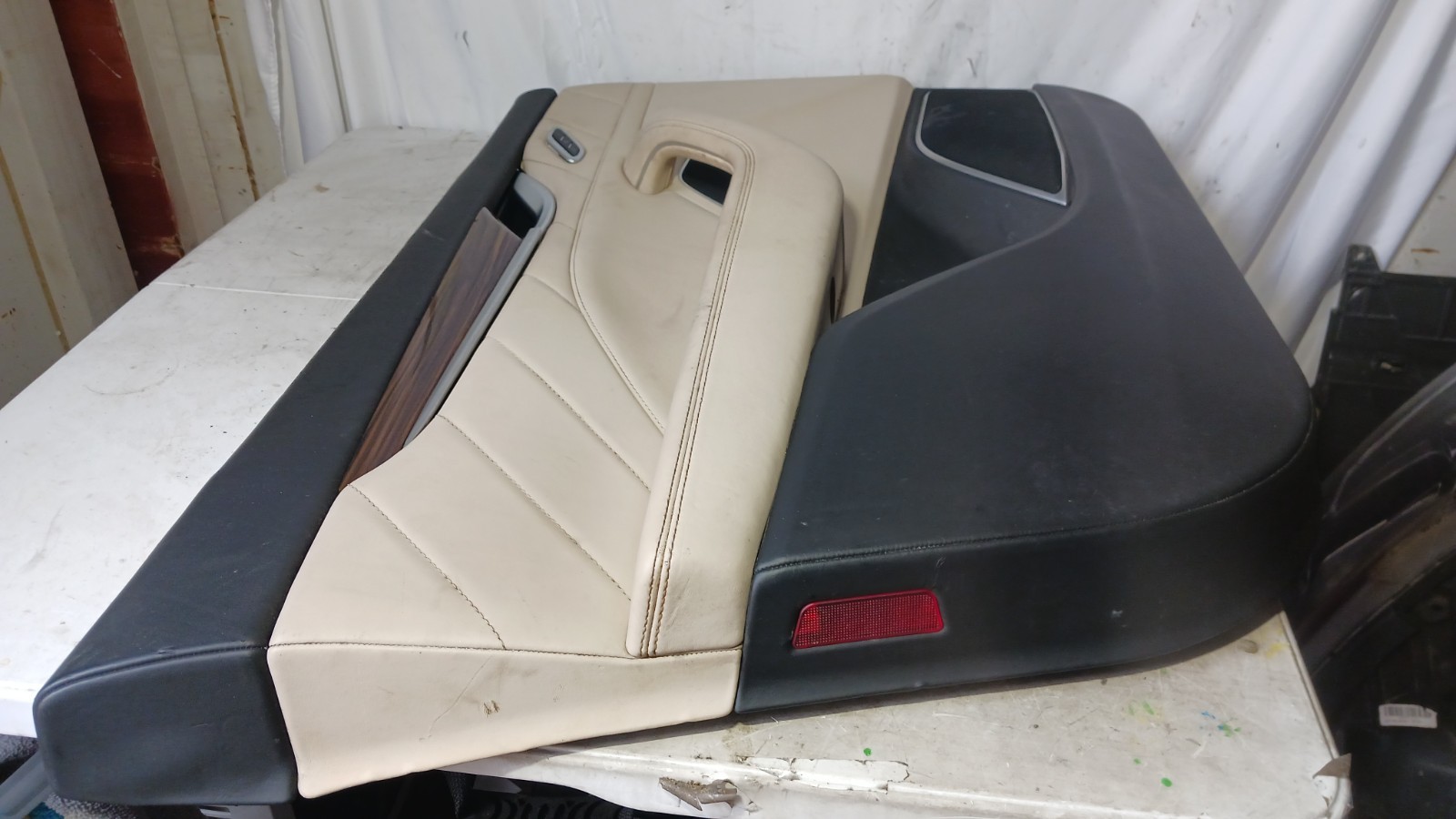 Maserati Levante 2017-2024 Front Left Inner Door panel