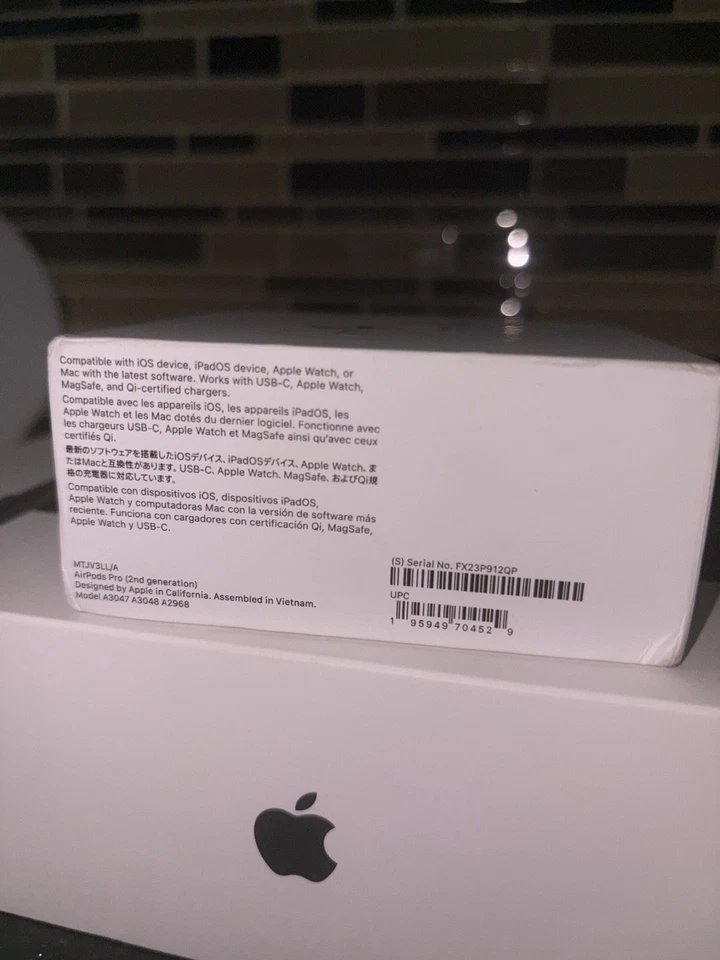 Apple AirPods Pro 2da Generación con Estuche de Carga Inalámbrica MagSafe - Blanco Foto 3 de 4