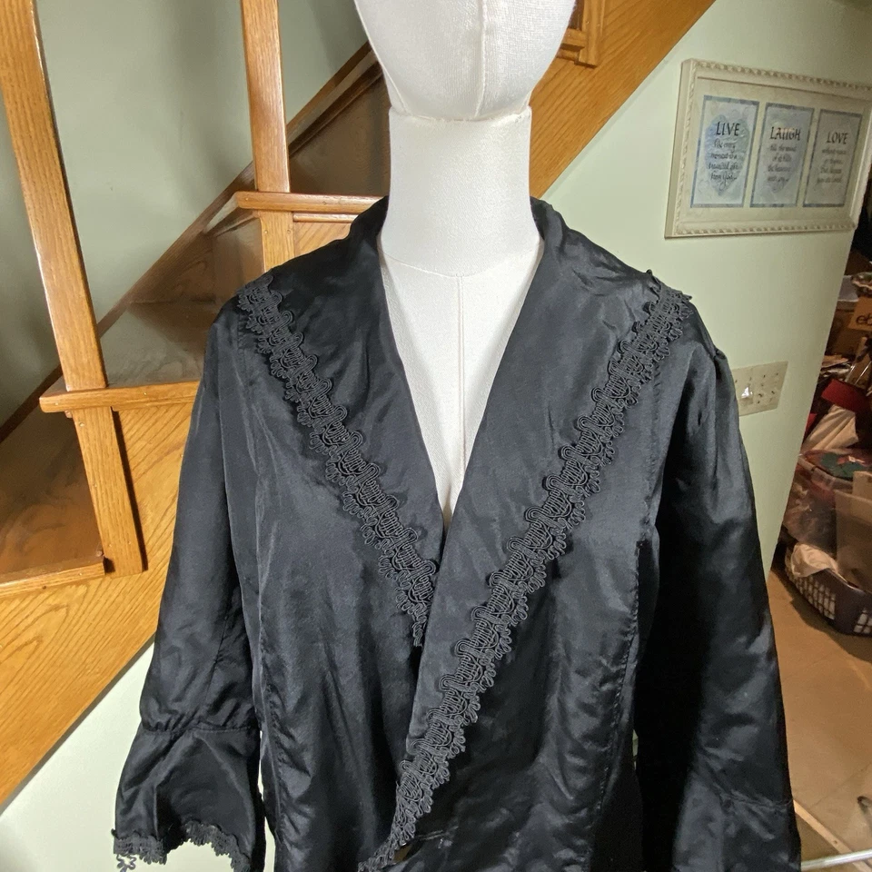 Винтажное эдвардианское черное женское пальто с рукавами-колокольчиками кружевная отделка готический вампирский каприз для чтения - Изображение 2 из 4