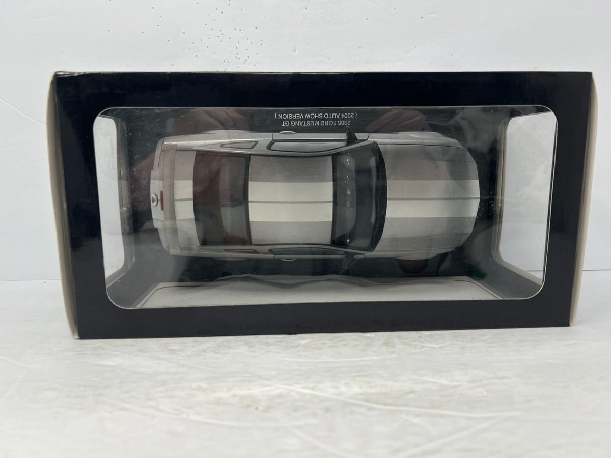Autoart Performance 2005 Ford Mustang GT 1 18 Diecast