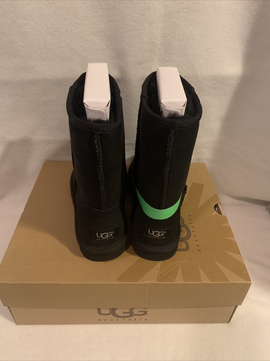 UGG Australia Classic Short Black 5825 BOOTS Womens 6 for sale