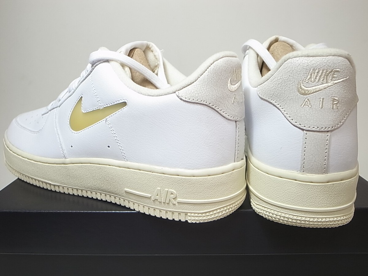 NIKE ホワイトパラン NIKE AIR FORCE 1 '07 LX JEWEL SWOOSH WHITE/PALE VANILLA