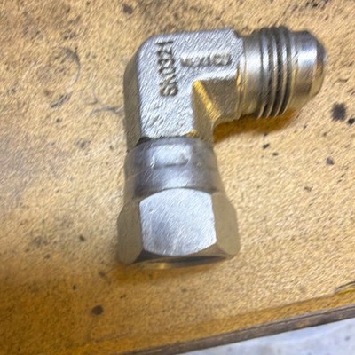 Parker 16C6X Steel Elbow Fitting NPT Female-to-Male Threaded 90 Degree