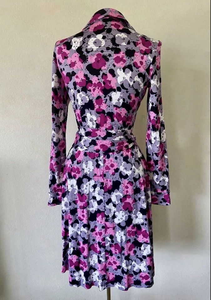 Vestido envolvente DVF Diane Von Furstenberg Andy Warhol T72 estampado floral múltiple 8 Foto 2 de 4