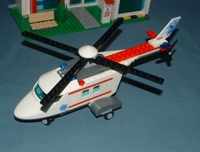 TOWN: CITY, HOSPITAL HELICOPTER RESCUE SET 4429 - LEGO - 2012 - USED
