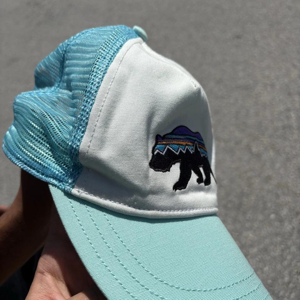 Sombrero de Camionero Patagonia Ajustable Turquesa y Blanco Oso Foto 4 de 4