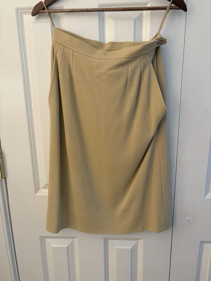 Yves Saint Laurent Rive Gauche 90 年代棕褐色军装裙套装 — 第 3/4 张图片