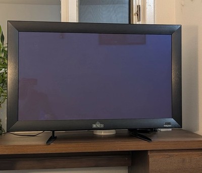 Runco CW42HD Plasma HDTV Monitor 42'' Flat Screen 1024x768 Anti-Glare Black