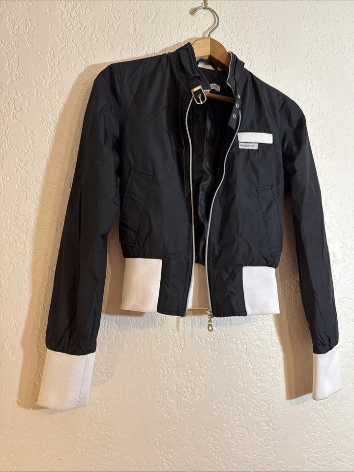 Chaqueta blanca y negra SOLO MIEMBROS años 80. Talla XS Regalo para ella (¡o para ti!) Nuevo sin etiquetas  Foto 3 de 4