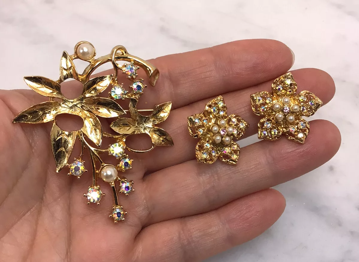 RJ GRAZIANO Gold Tone Rhinestone Convertible Flower Pin Brooch Earrings Set