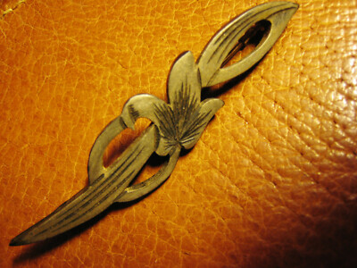 Broche Ancienne Bakélite XIXe Siècle - Fleur Stylisée Gravée - Broche De Deuil - Occasion
