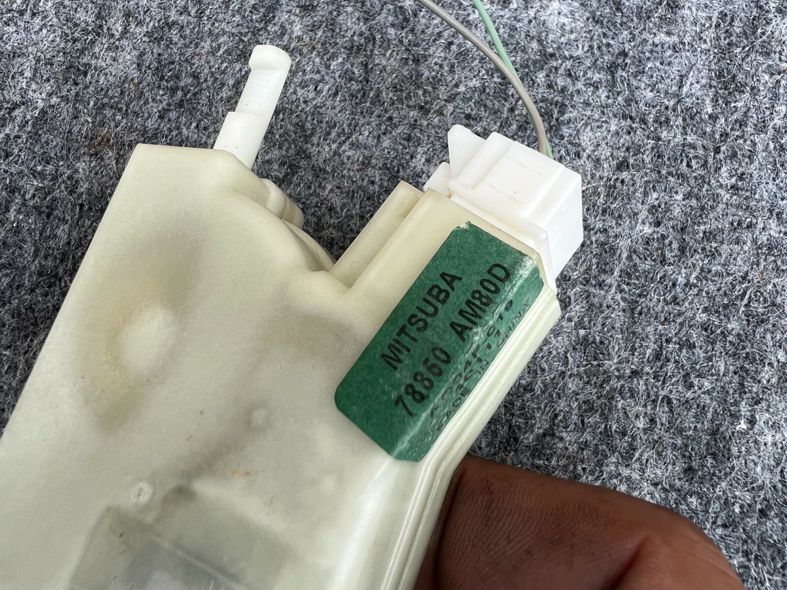 INFINITI Q50 Q60 Q70 M37 M56 FX50 G37 G35 20082021 OEM GAS LID DOOR