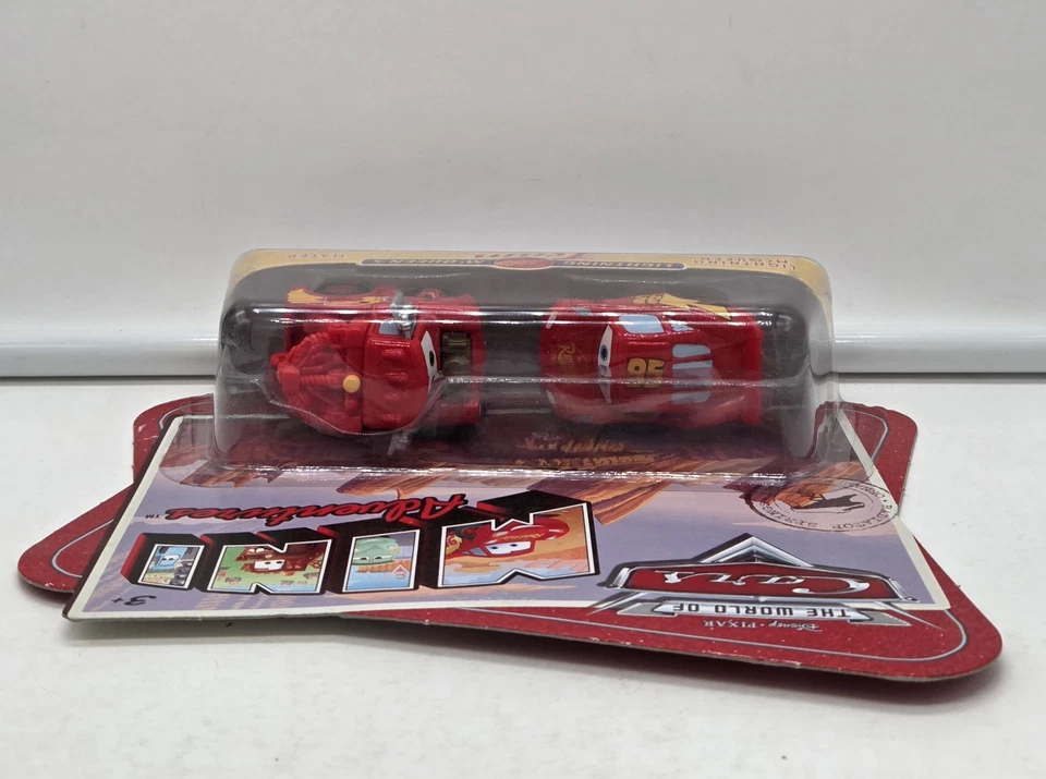 Disney Pixar World of CARS Mini Aventuras Rayo McQueen's Team ¡MACK HAULER! Foto 4 de 4