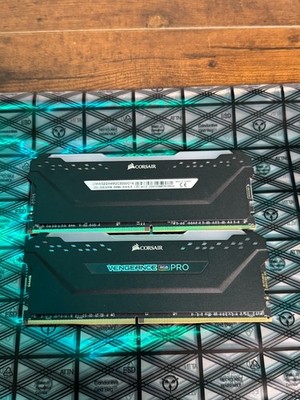 Corsair Vengeance RGB Pro 32GB (2x16GB) RAM DDR4 3200MHz CMW32GX4M2C3200C16