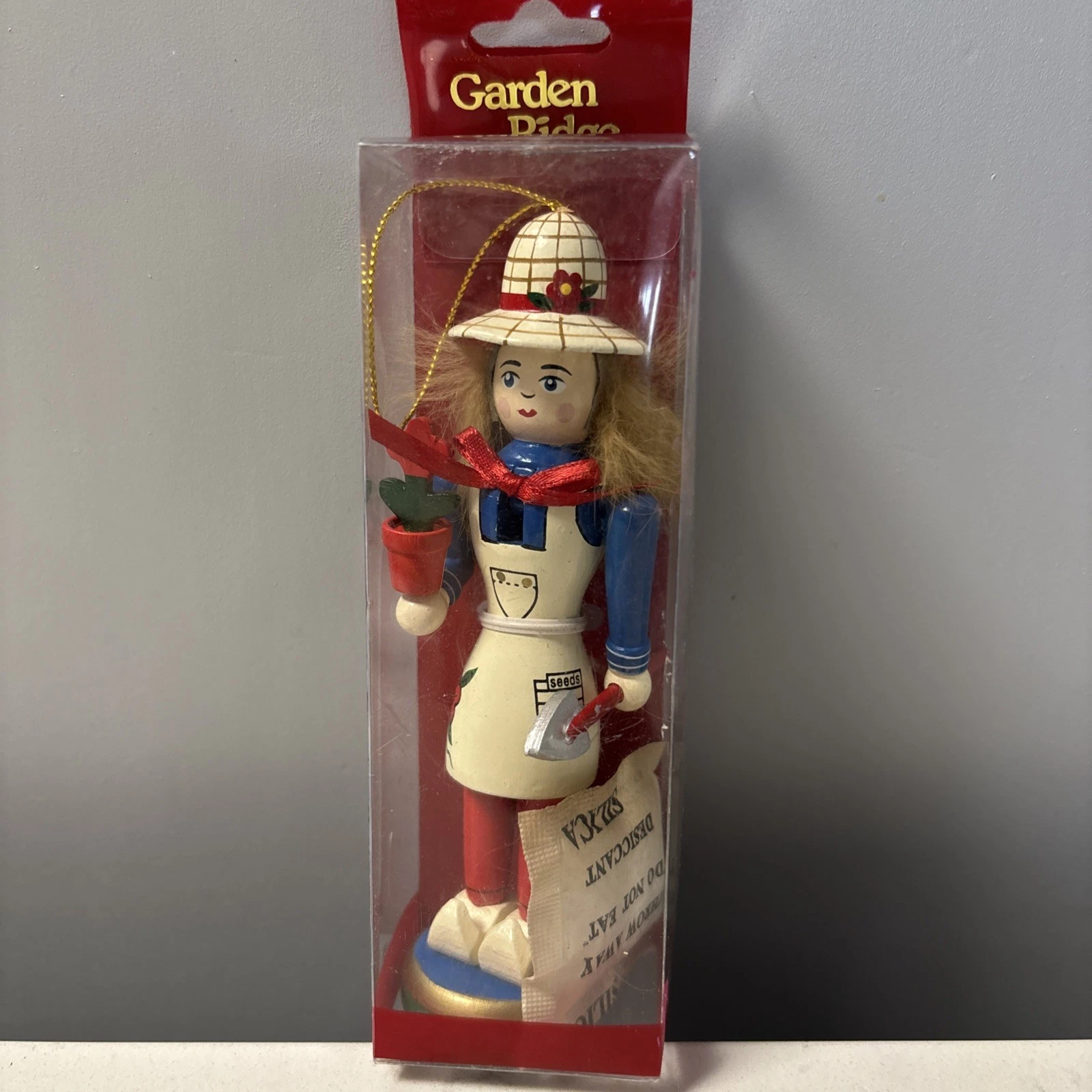 Garden Ridge Wooden Nutcracker Garder Wonderland 2002 Limited Edition Mini