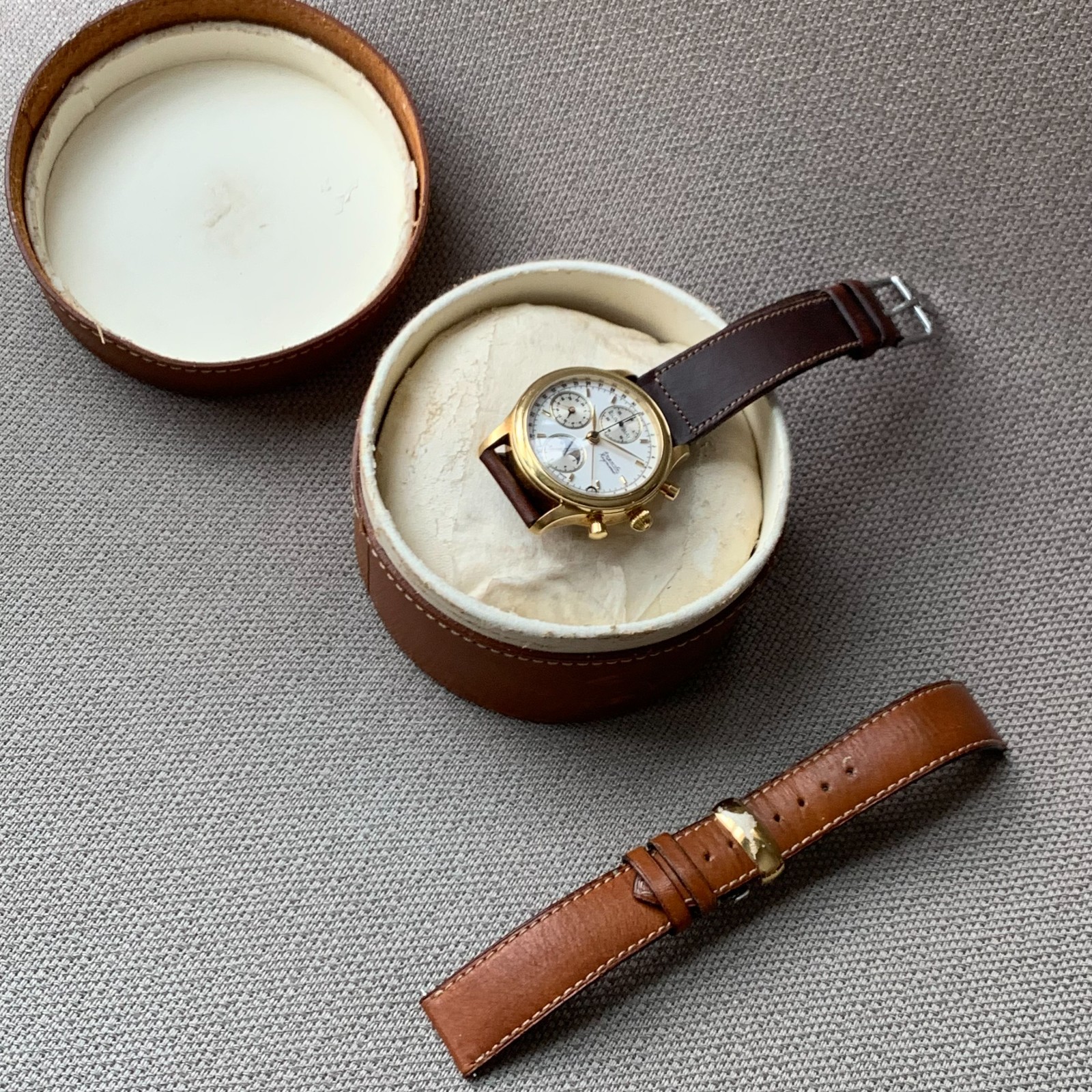 August Raymond 18K Solid Gold Heavy Case Chronogr… - image 21