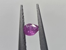 Rzadki nieleczony rubin – 0,26 ct – intensywny różowo-czerwony