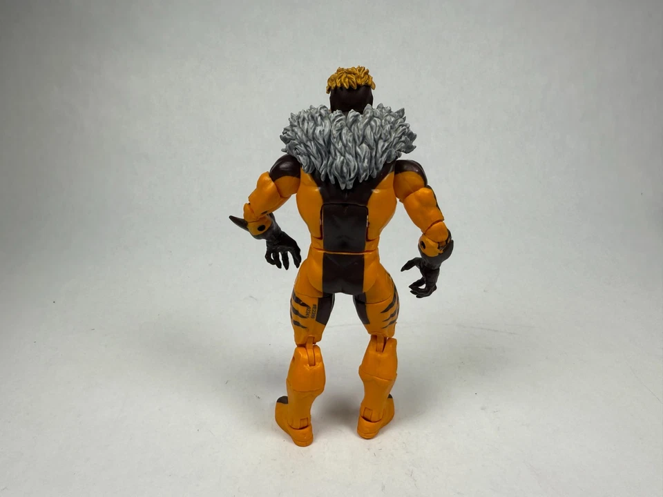 Figura de acción completa Sabretooth Marvel Legends X-Men Apocalypse Wave Foto 2 de 2