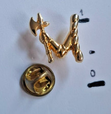 Henny Hennessy Cognac VSOP XO arm bottle promo logo lapel pin gold brooch