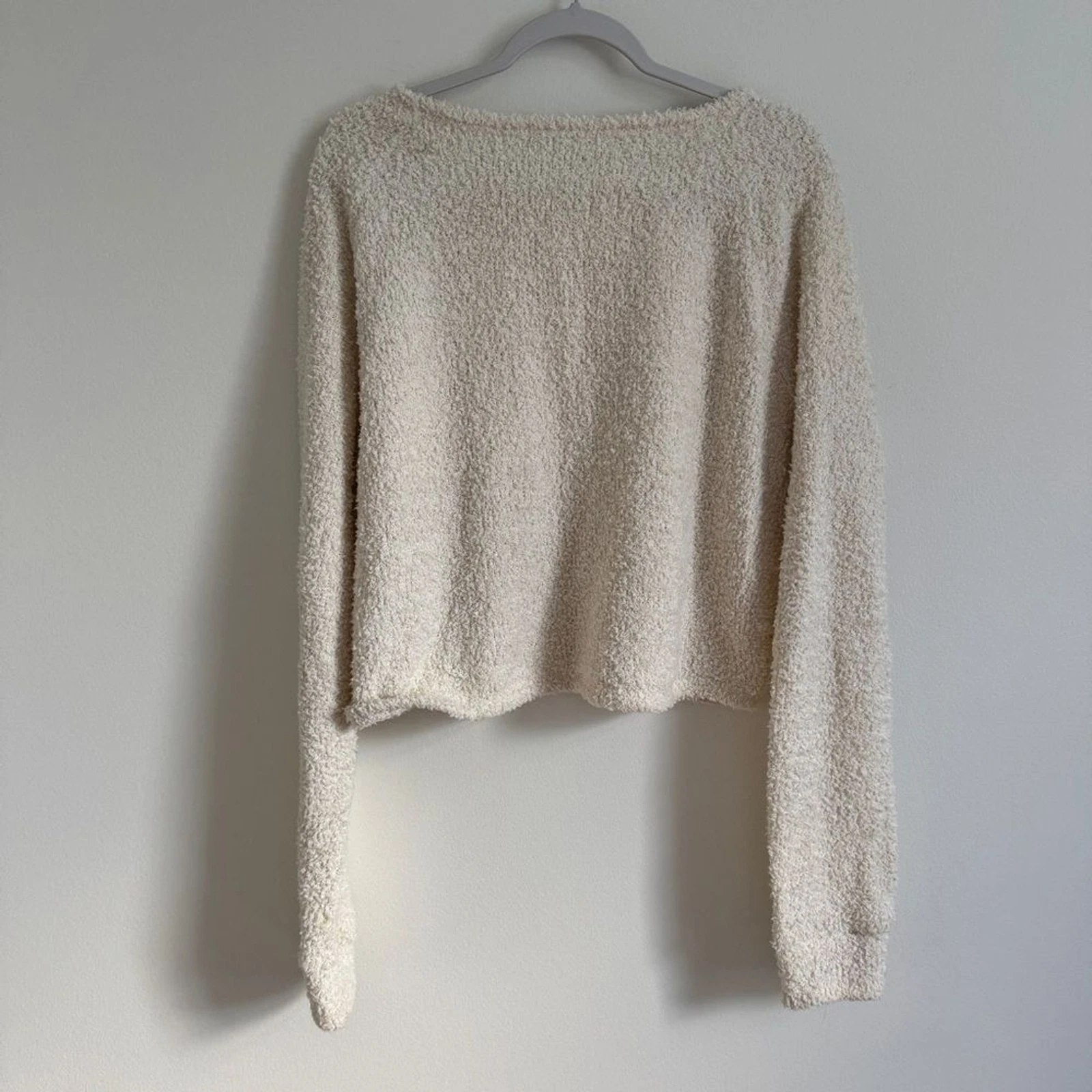 beyond-yoga all the feels cropped raglan pullover sweater