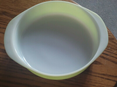 Vintage Pyrex 10'' Lime Green Baking Dish Collectible Decorative Nice Pretty 