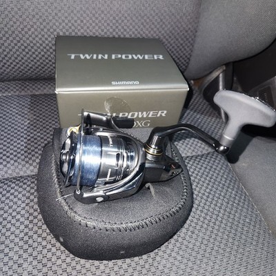 Shimano 24 TWIN POWER C3000XG 3000 XG Spinning Reel with Box Pouch Nice!!