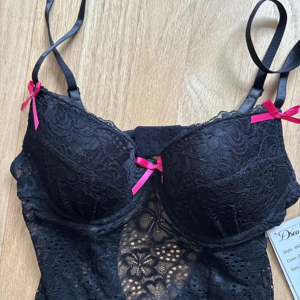 Dreamgirl Chemise de Encaje Negro con Ligas y Lazos Rojos Talla Pequeña Nuevo con Etiquetas Foto 4 de 4