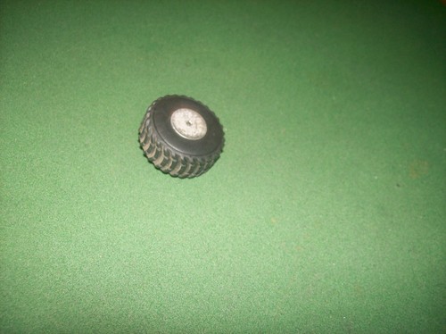 1/50th SCALE EARTHMOVER,OILFIELD TRUCK,HEAVY HAULER TYRE WHITE METAL RIM & DAVIT - Picture 2 of 11