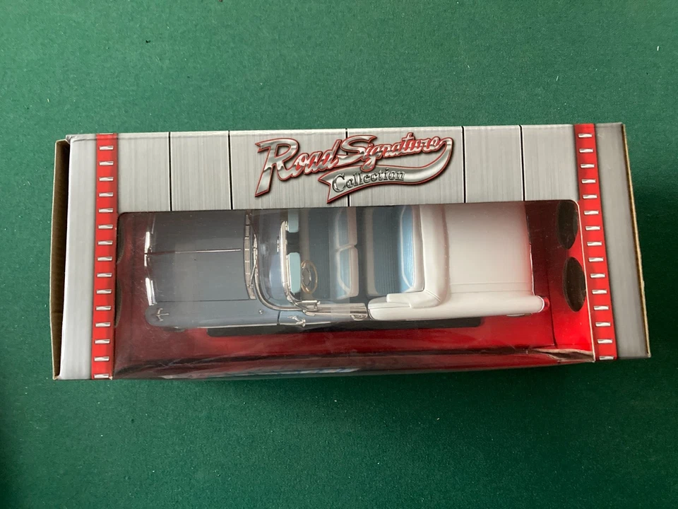 1:18 ROAD SIGNATURE 1957 OLDSMOBILE SUPER 88 DIECAST - Image 2 of 4