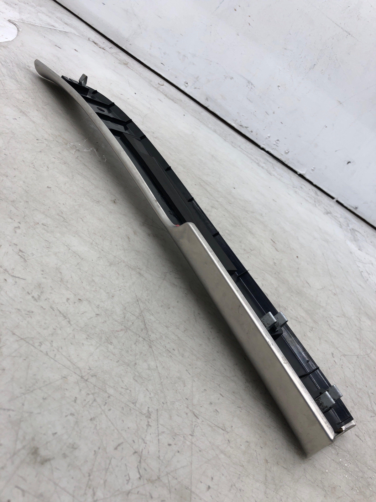 2006-2012 BENTLEY CONTINENTAL RIGHT REAR SILL SCUFF PLATE COVER PANEL *SCRATCHES