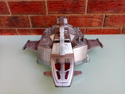 spaceship toy box