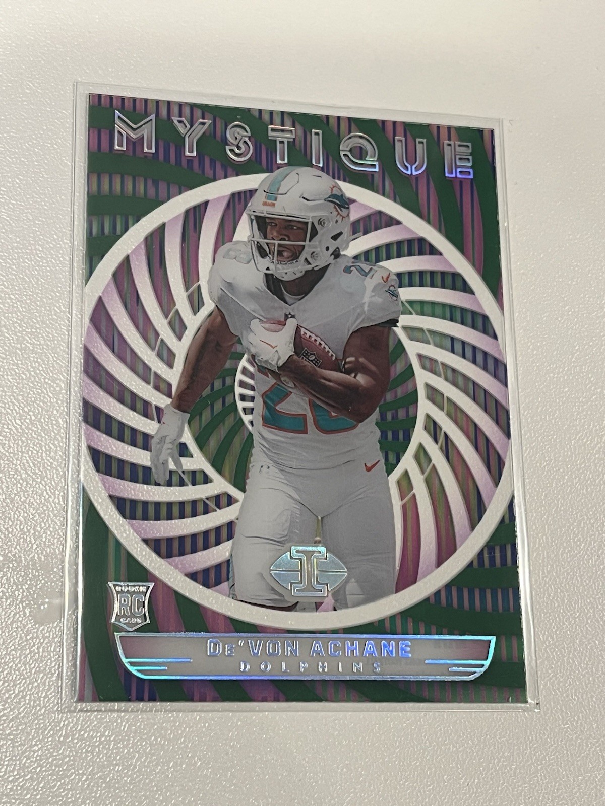 De'Von Achane 2023 Panini Illusions Mystique #9 RC Rookie Emerald Miami Dolphins