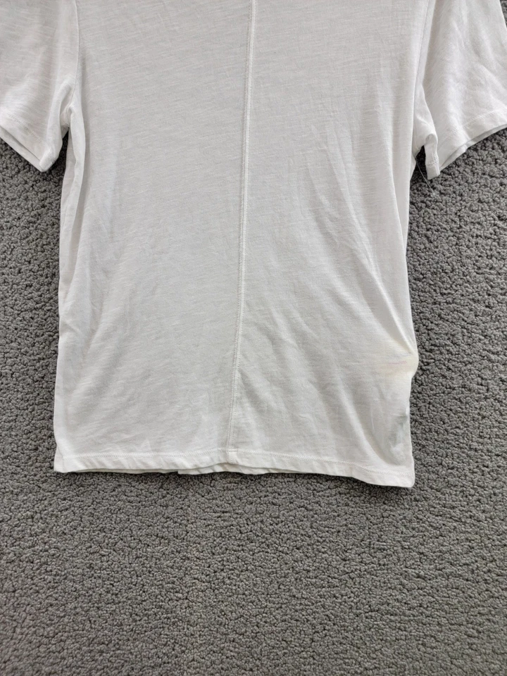 Camiseta I.N.C International Concepts Sólida Cuello en V Hombre S Básica Blanca Manga Corta Foto 3 de 4