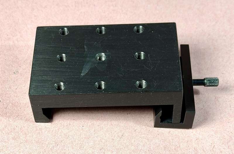 Edmund Optical 2.5in Width, Dovetail Carrier, Stock #54-404
