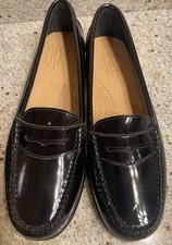 G.H. Bass Weejuns Penny Loafers Women  s Size 6.5 Black Patent Leather NWOB