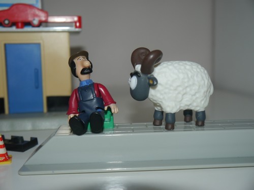 Postman Pat Toys Bundle Ted Glenn's Garage Ted Glenn Figure Accessories VGC _K15 - Picture 4 of 12