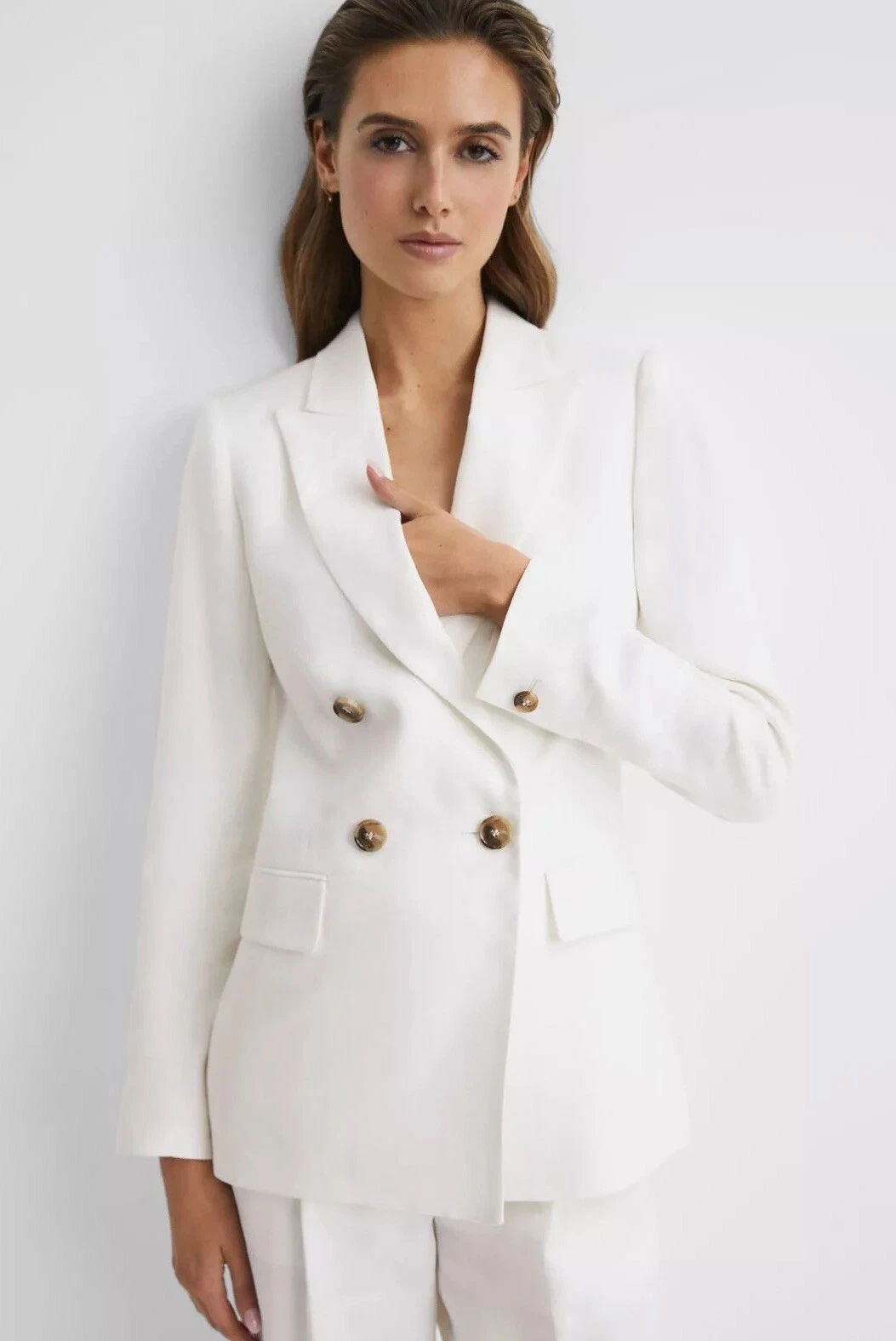 REISS HOLLIE DOUBLE BREASTED LINEN BLAZER in WHITE
Opens in a new window or tab