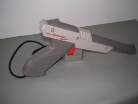 Original 1985 Nintendo NES Zapper Duck Hunt Gun NES-005 Gray