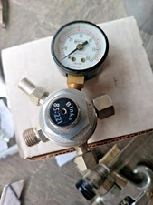 BINKS- 85-221 PRESSURE REGULATOR