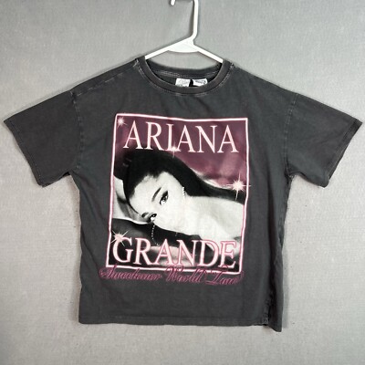 希少　アリアナ・グランデ　SWEETENER WORLD TOUR TEE Ariana Grande Sweetener World Tour Shirt Adult Small Black