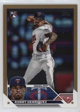 2023 Topps Series 2 Gold /2023 Ronny Henriquez #372 1r05