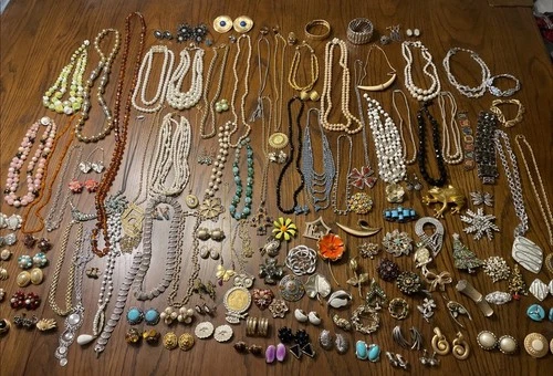 Vintage Costume Jewelry Lot 145pc Rhinestone Clip Earrings +