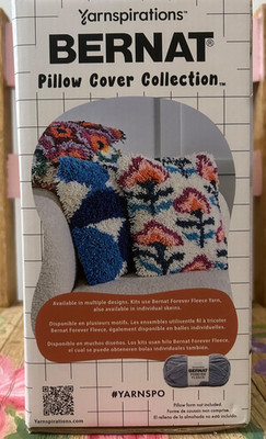 Bernat Pillow 18 x18  Pillow latch it Kit Yarn NEW