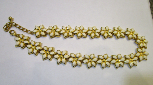 Jewelry: Enameled Flower Necklace White Gold Tone Rhinestone Vintage 19.5"